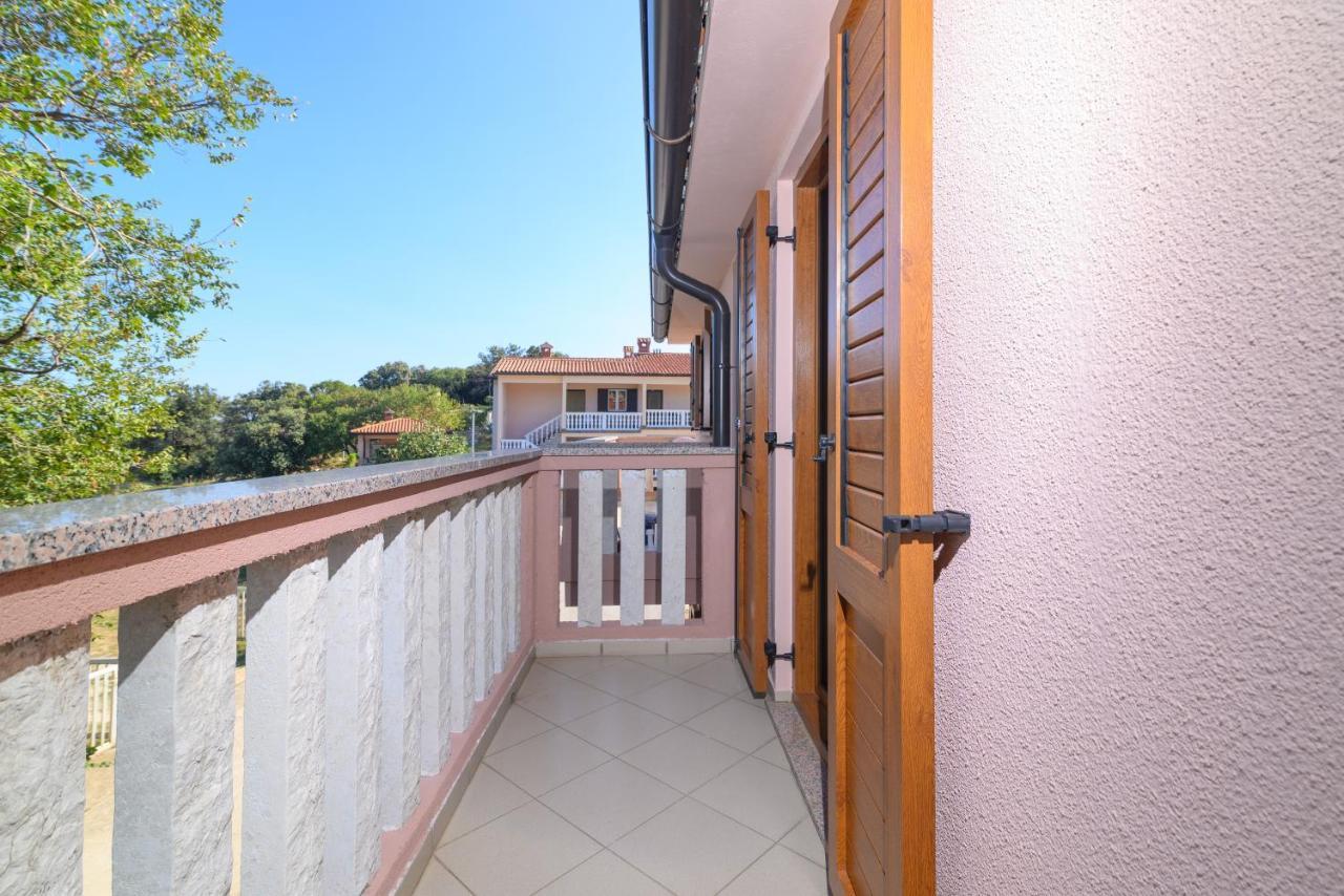 Apartments By The Sea Duga Luka - Prtlog, Labin - 2335 外观 照片